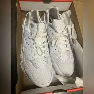 Nike huarache size 11 white